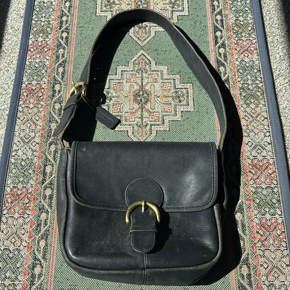 VINTAGE COACH BEDFORD #4164 BLACK SHOULDER BAG